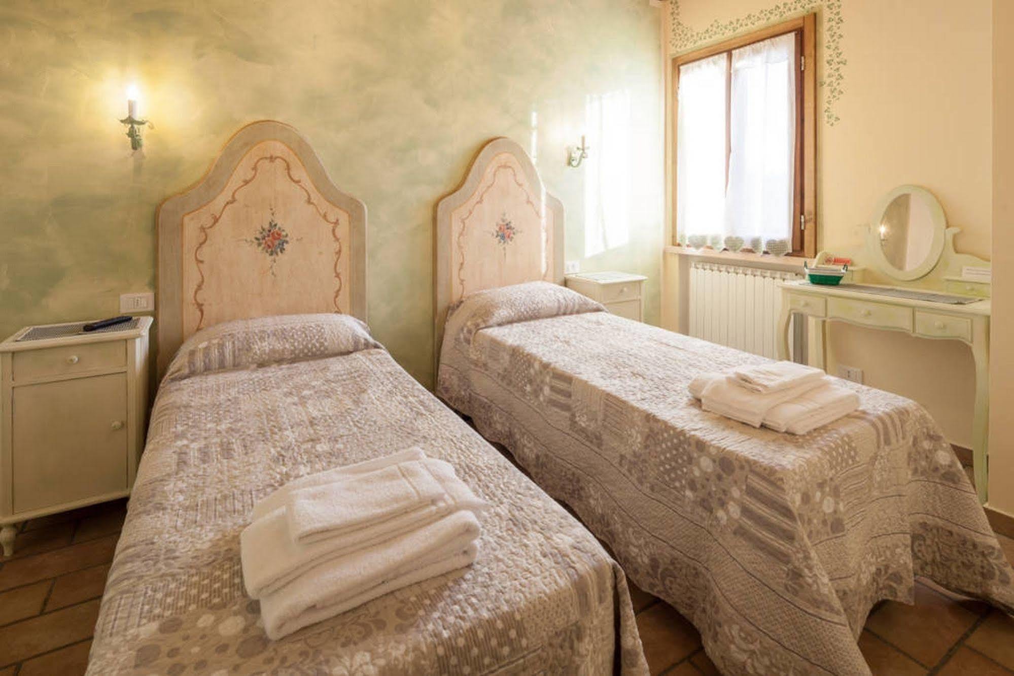 Bed and Breakfast La Casa Delle Rondini à Roncoferraro Extérieur photo