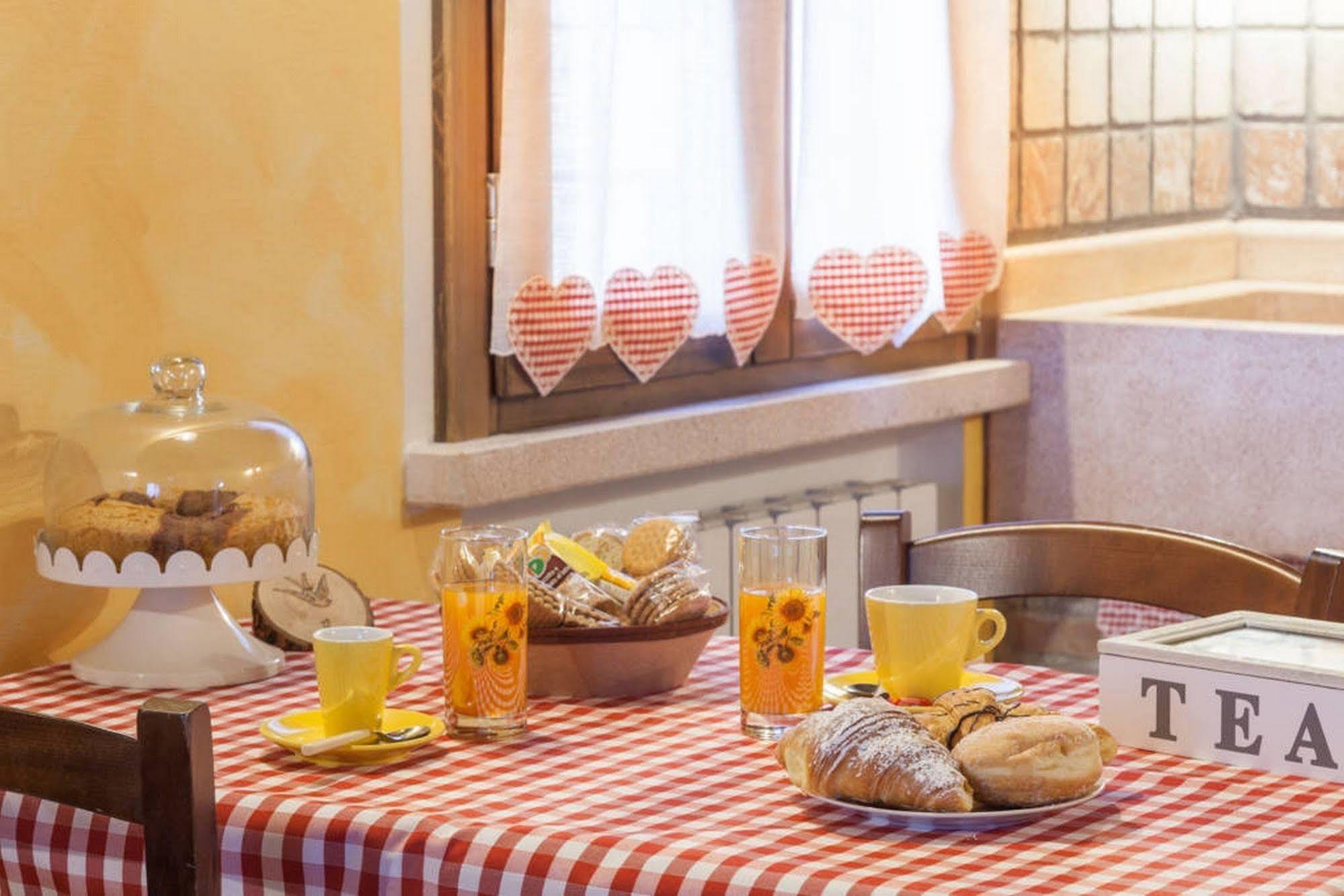 Bed and Breakfast La Casa Delle Rondini à Roncoferraro Extérieur photo