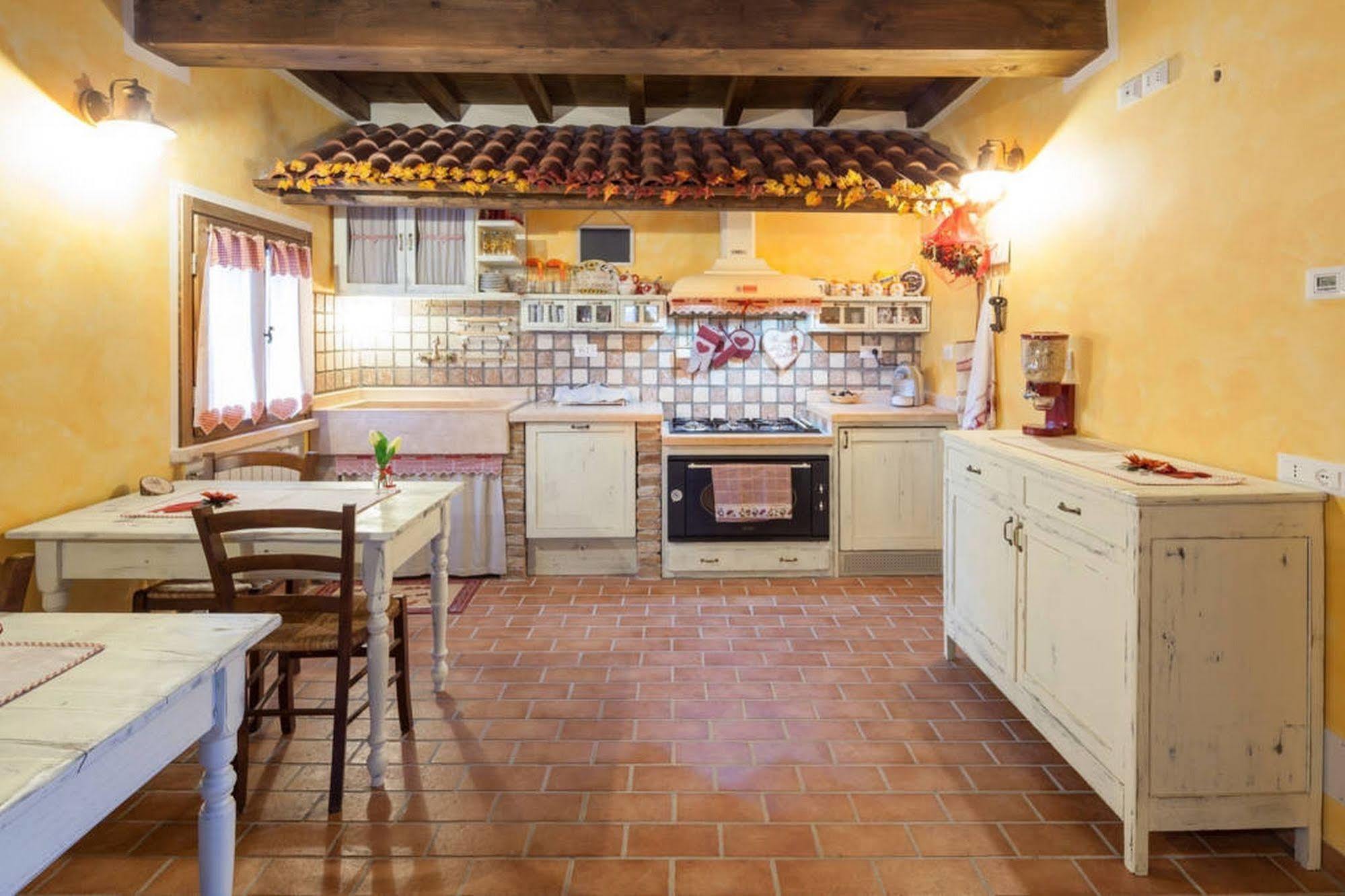 Bed and Breakfast La Casa Delle Rondini à Roncoferraro Extérieur photo
